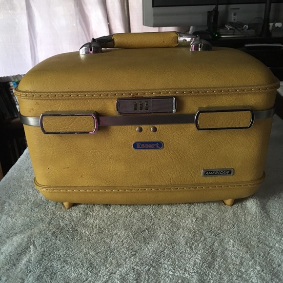 american escort luggage
